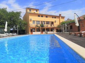 Extra komfortables Ferienhaus mit großem Pool